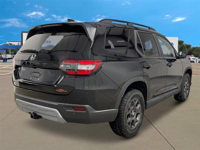 new 2025 Honda Pilot car, priced at $50,850