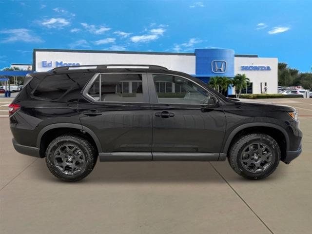 new 2025 Honda Pilot car, priced at $50,850