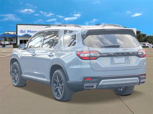 new 2025 Honda Pilot car, priced at $51,305