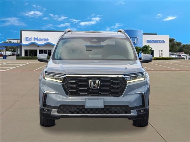 new 2025 Honda Pilot car, priced at $51,305