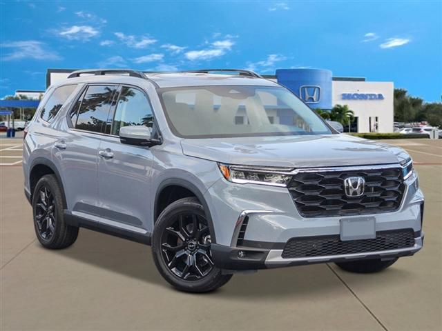 new 2025 Honda Pilot car, priced at $51,305