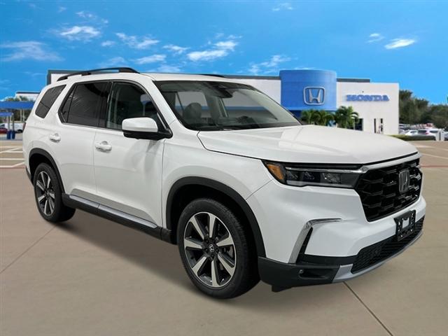 new 2025 Honda Pilot car, priced at $54,985