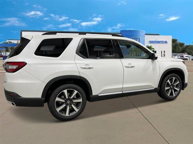 new 2025 Honda Pilot car, priced at $54,985
