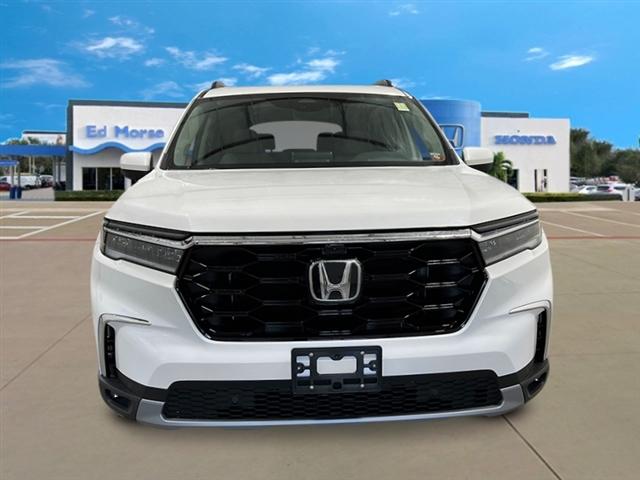 new 2025 Honda Pilot car, priced at $54,985