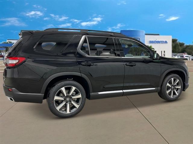 new 2025 Honda Pilot car, priced at $54,530
