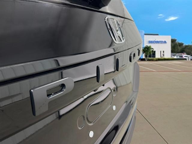 new 2025 Honda Pilot car, priced at $54,530