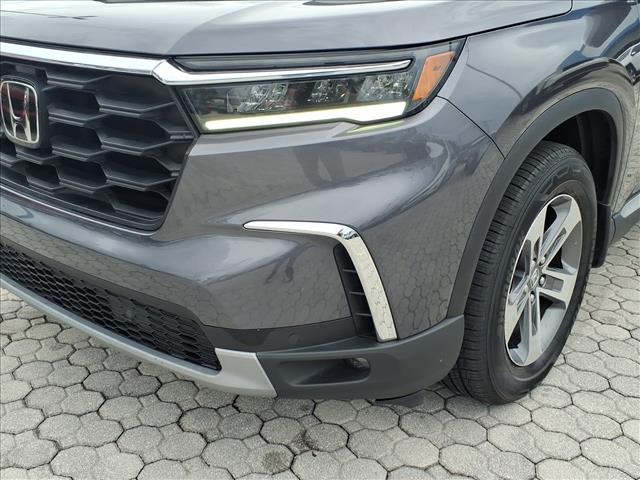 used 2023 Honda Pilot car, priced at $35,257