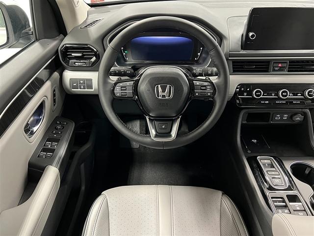 new 2025 Honda Pilot car, priced at $56,250