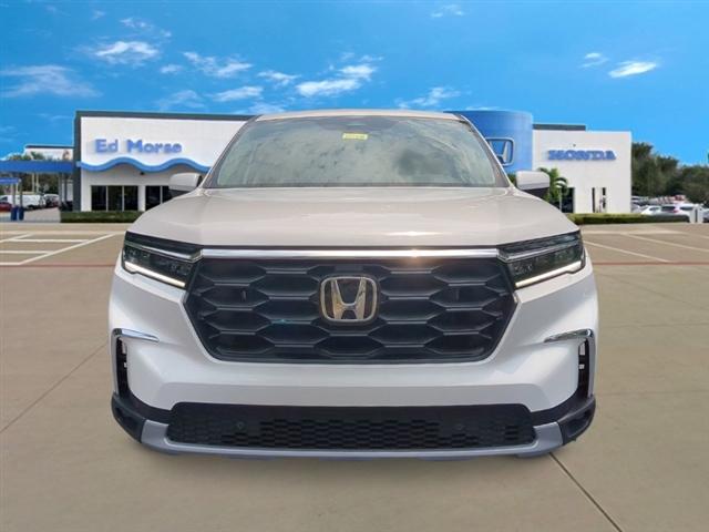 new 2025 Honda Pilot car, priced at $48,255