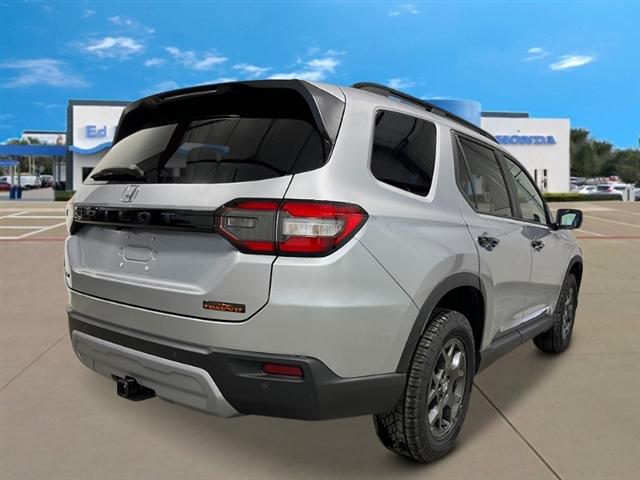 new 2025 Honda Pilot car, priced at $50,895