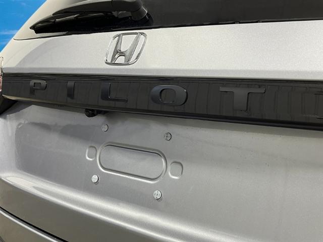 new 2025 Honda Pilot car, priced at $50,895