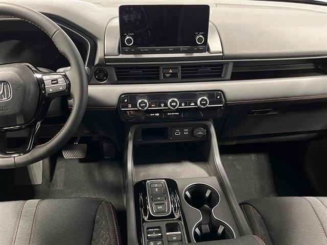 new 2025 Honda Pilot car, priced at $44,205
