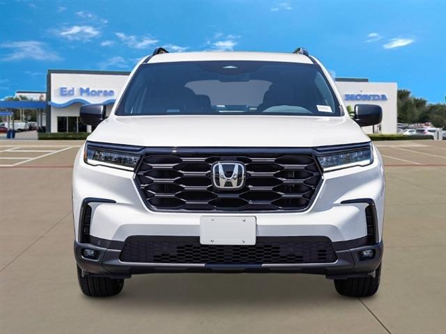 new 2025 Honda Pilot car, priced at $42,050