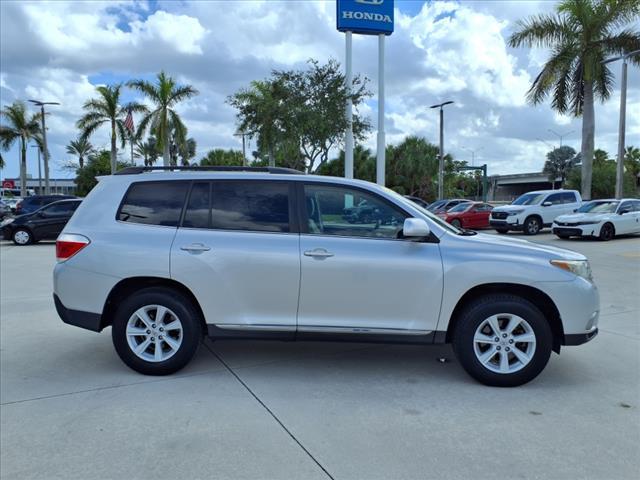used 2013 Toyota Highlander car, priced at $12,997