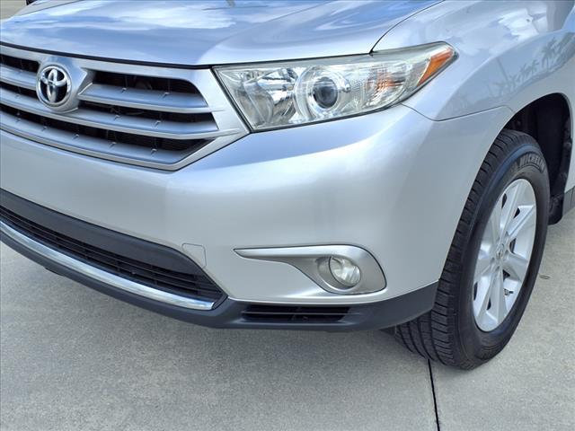 used 2013 Toyota Highlander car, priced at $12,997