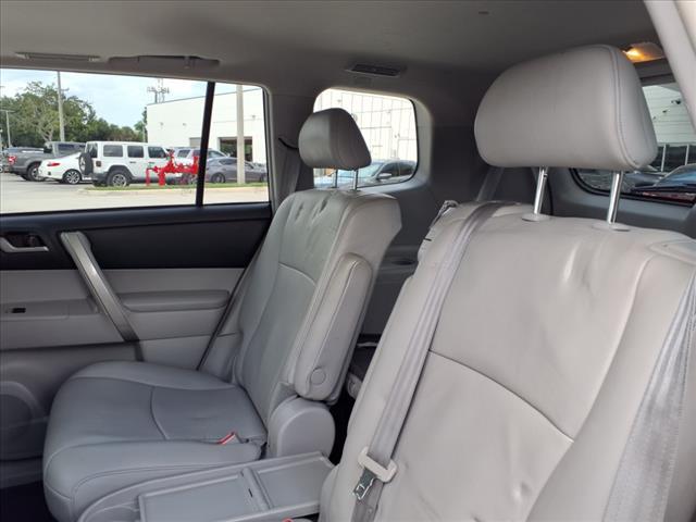 used 2013 Toyota Highlander car, priced at $12,997