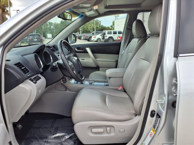 used 2013 Toyota Highlander car, priced at $12,997