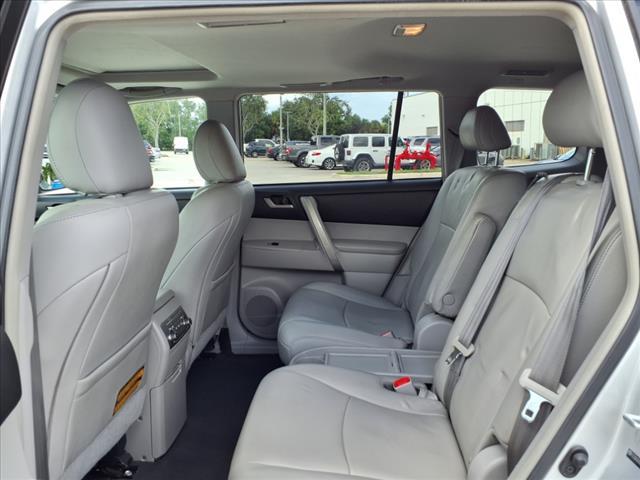 used 2013 Toyota Highlander car, priced at $12,997