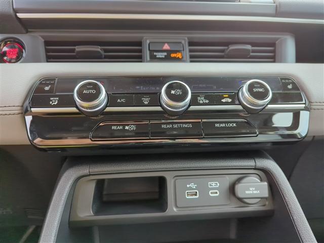 new 2025 Honda Pilot car, priced at $47,305