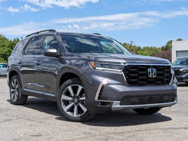 new 2025 Honda Pilot car, priced at $53,175