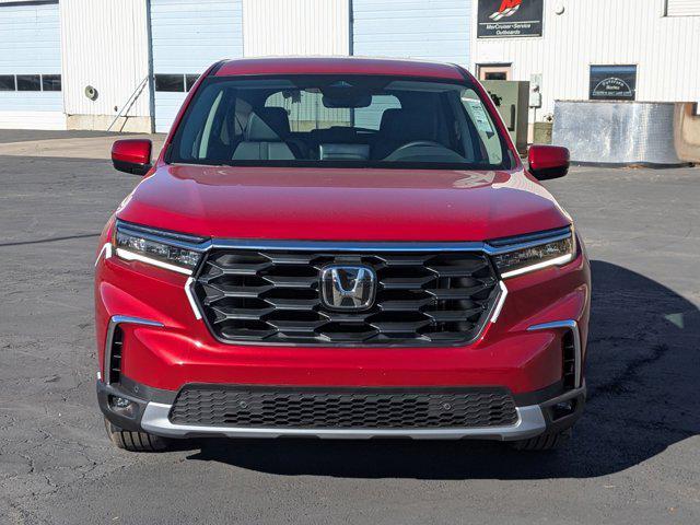 new 2025 Honda Pilot car, priced at $45,700