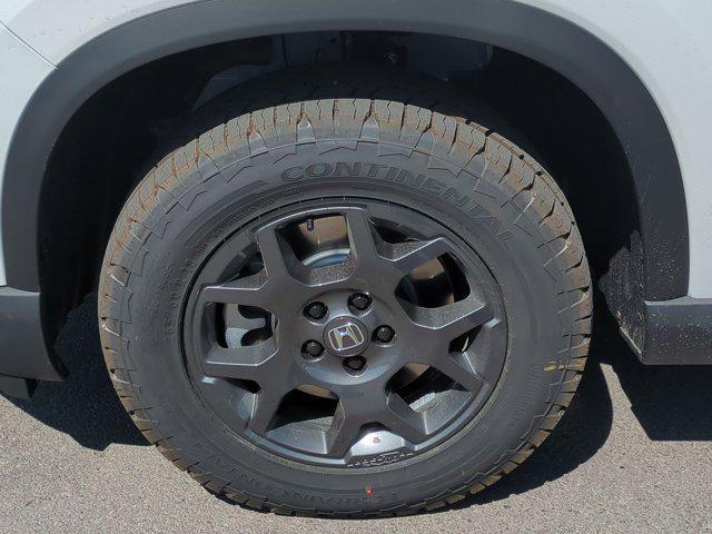 new 2025 Honda Pilot car, priced at $51,090