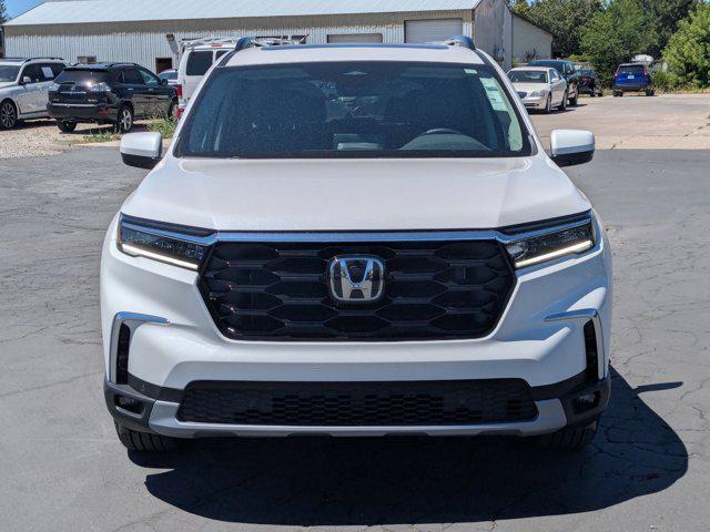 new 2025 Honda Pilot car, priced at $49,755