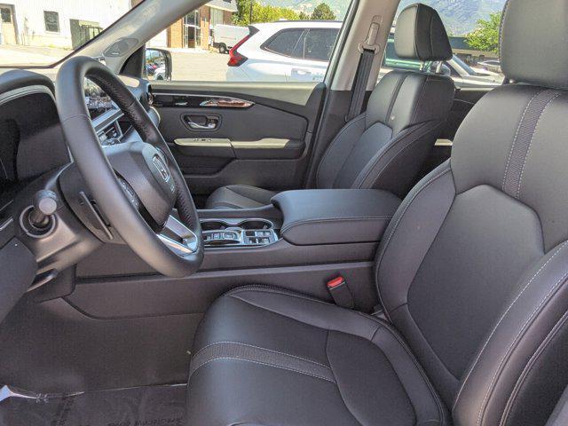 new 2025 Honda Pilot car, priced at $49,755