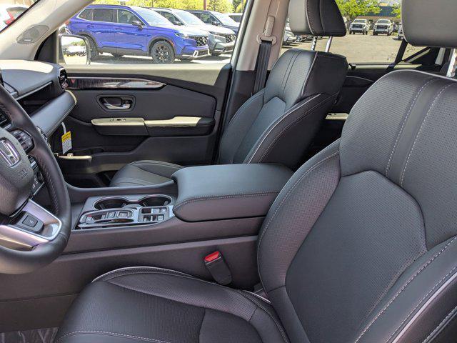 new 2025 Honda Pilot car, priced at $53,485