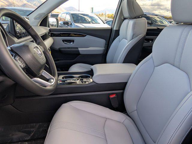 new 2025 Honda Pilot car, priced at $49,595