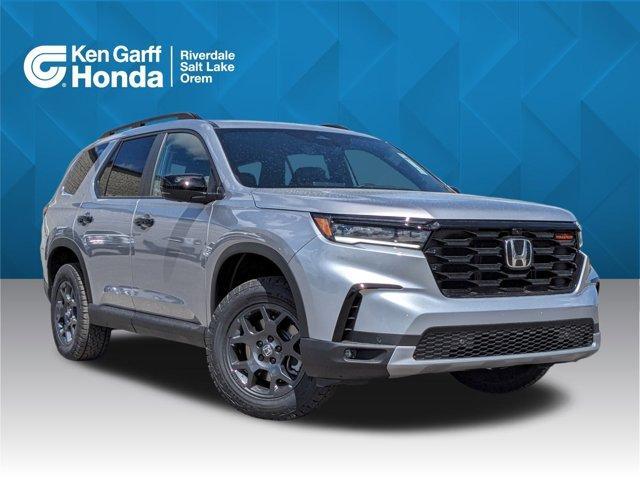 new 2025 Honda Pilot car, priced at $50,300