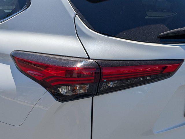 used 2020 Toyota Highlander car, priced at $29,197