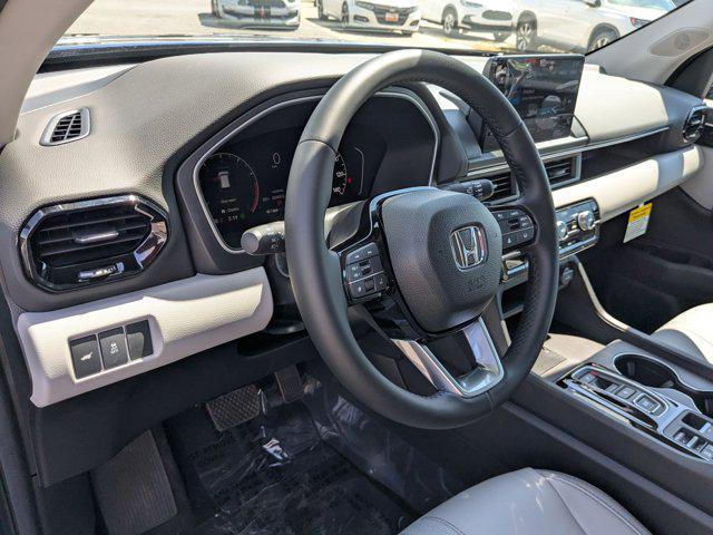 new 2025 Honda Pilot car, priced at $45,300