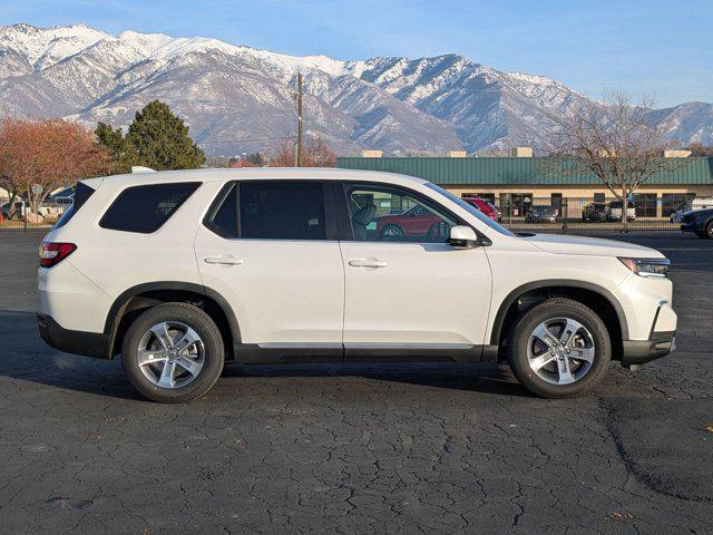 new 2025 Honda Pilot car, priced at $45,700