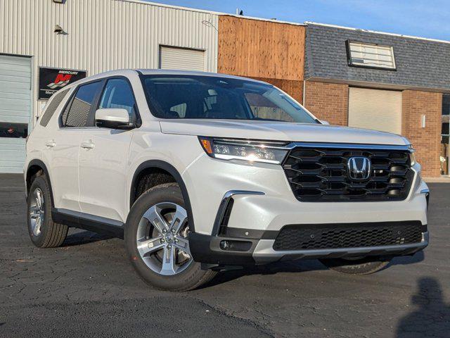 new 2025 Honda Pilot car, priced at $45,700