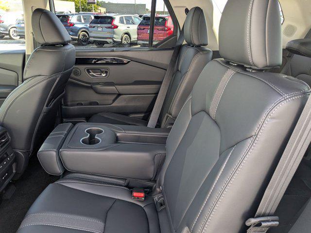 new 2025 Honda Pilot car, priced at $52,450