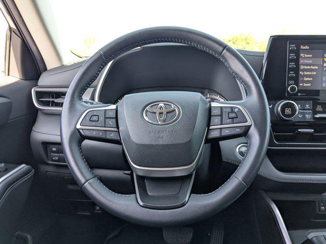 used 2022 Toyota Highlander car, priced at $37,798