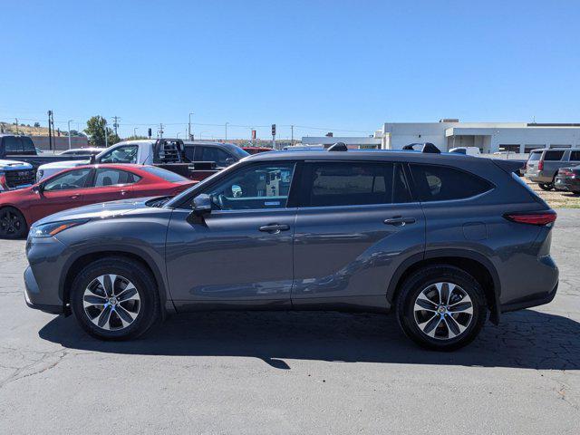 used 2021 Toyota Highlander car, priced at $33,307