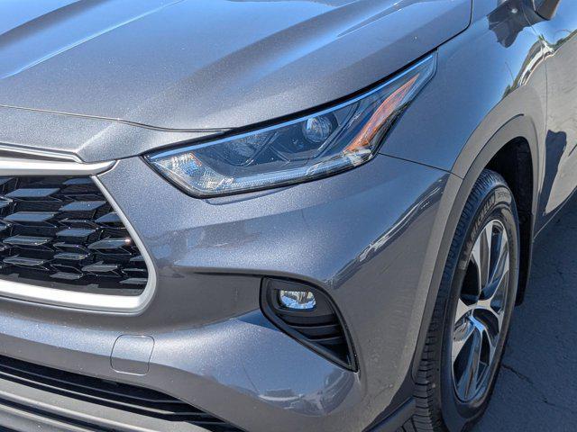 used 2021 Toyota Highlander car, priced at $33,307
