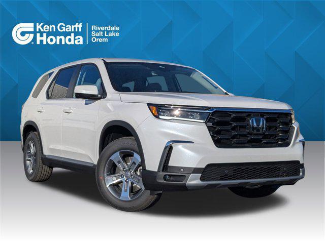 new 2025 Honda Pilot car, priced at $45,700