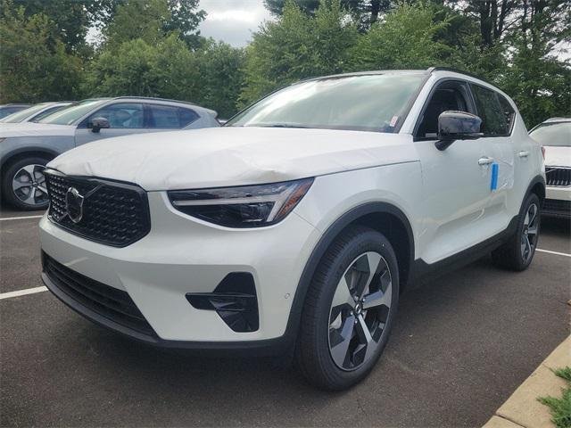 new 2025 Volvo XC40 car, priced at $49,565