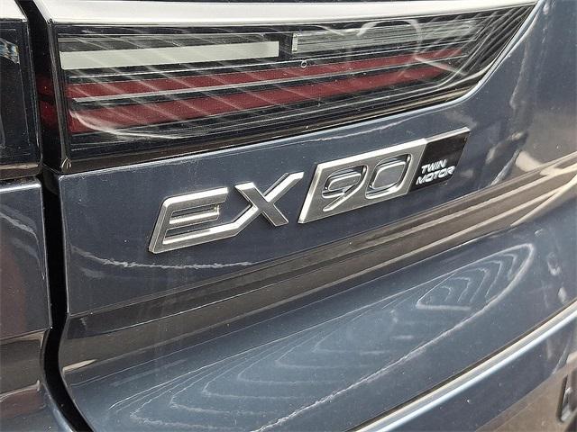 new 2025 Volvo EX90 car, priced at $87,790