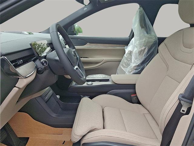 new 2025 Volvo EX90 car, priced at $87,790