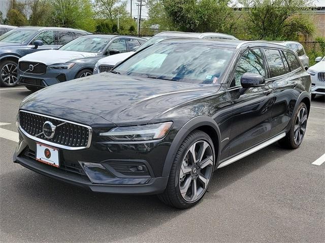 new 2024 Volvo V60 Cross Country car, priced at $61,940