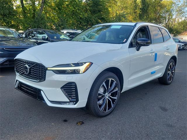 new 2025 Volvo XC60 car, priced at $55,335