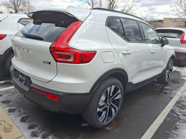 new 2025 Volvo XC40 car, priced at $52,215