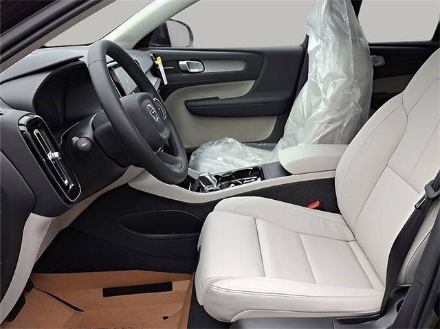 new 2025 Volvo XC40 car, priced at $52,235