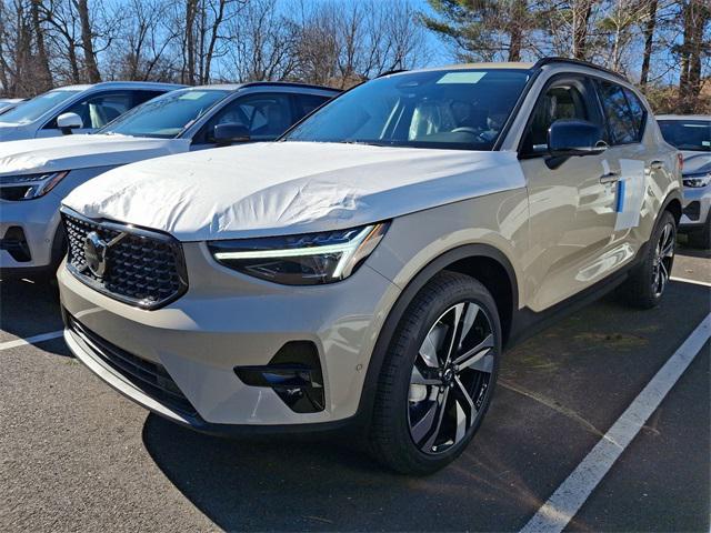 new 2025 Volvo XC40 car, priced at $52,215