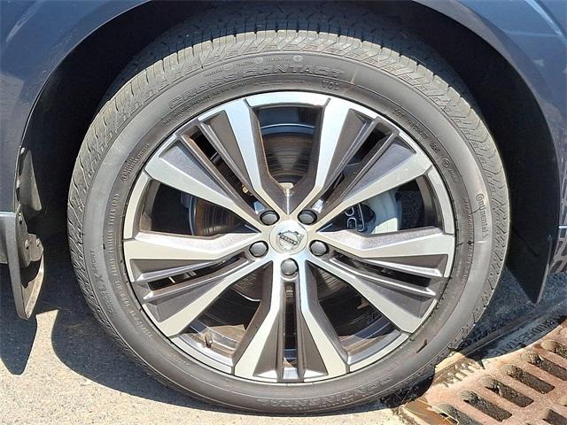 used 2022 Volvo XC60 car, priced at $35,250