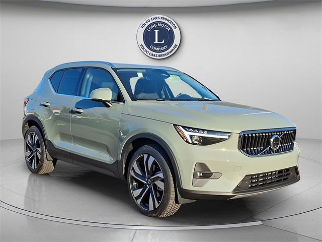new 2025 Volvo XC40 car, priced at $51,040